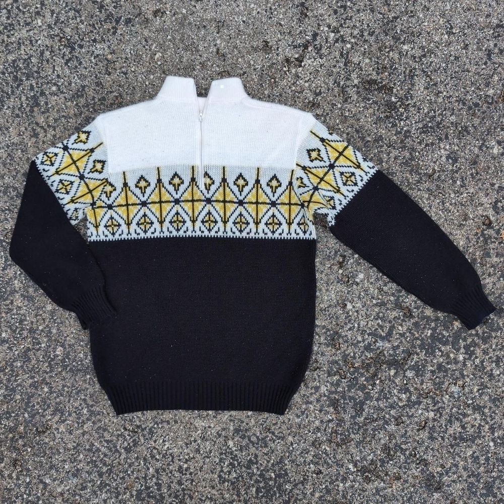 Vintage John Deere 1/4 Zip Sweater Black yellow & white heavy duty acrylic